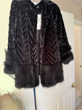 Nina Leonard Black Faux Fur Jacket with Plush Texture